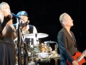 当Fleetwood Mac在纽约与林赛·白金汉（Lindsey Buckingham）一起演奏2017年经典东方音乐时